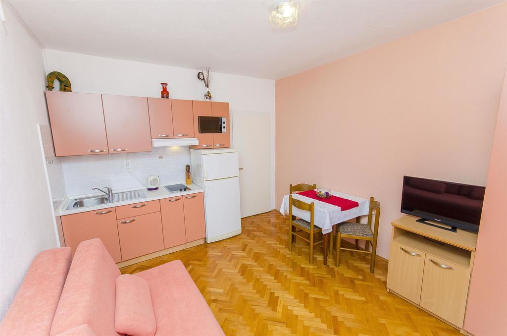 Apartments Kunac Podgora Exterior photo