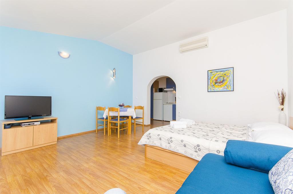 Apartments Kunac Podgora Exterior photo
