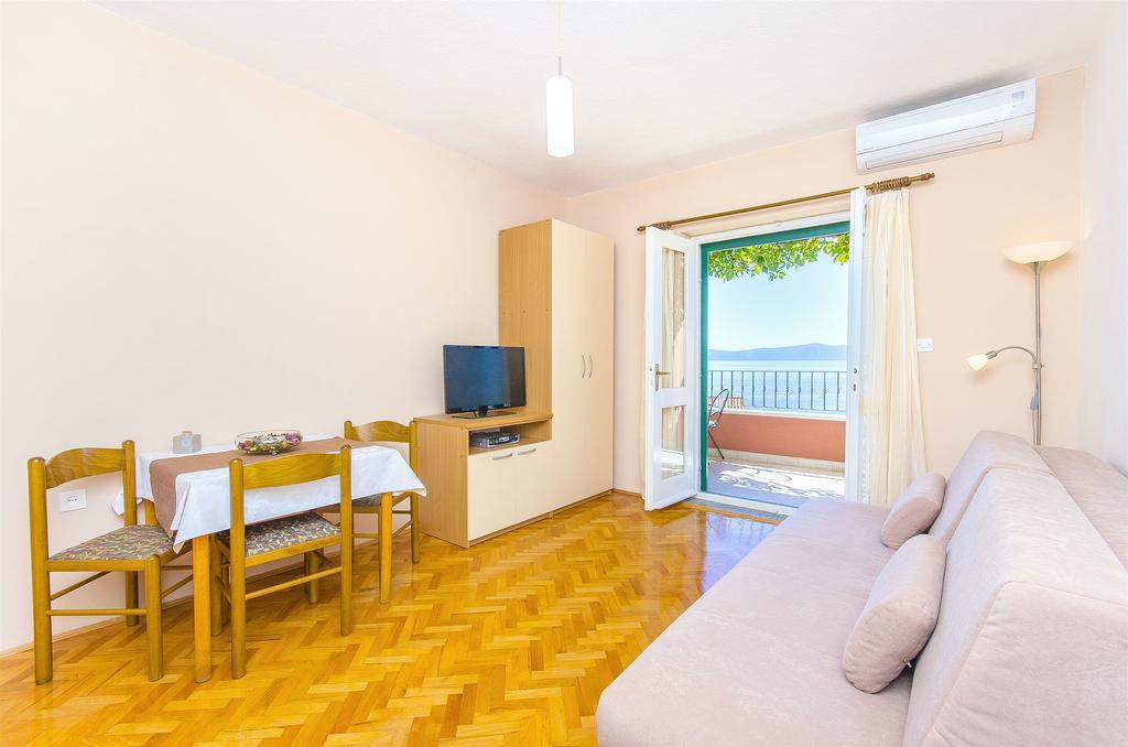 Apartments Kunac Podgora Exterior photo