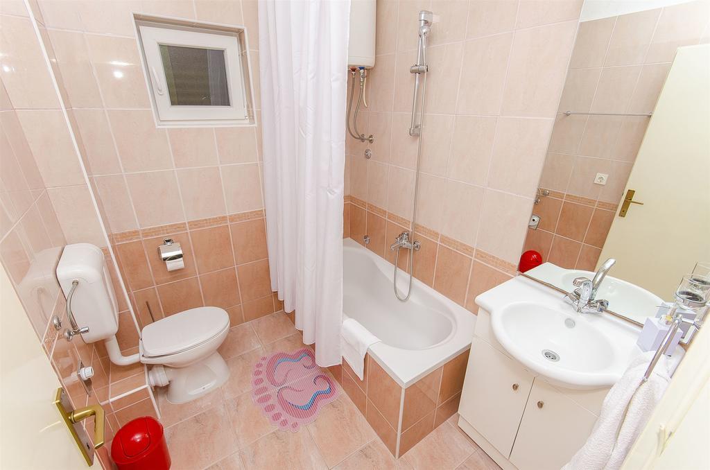Apartments Kunac Podgora Exterior photo